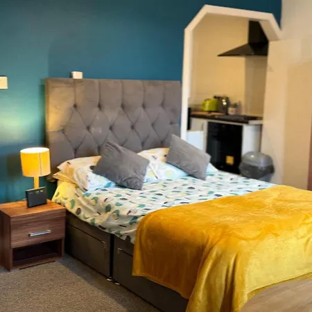 Lovely Beach Apartment-2