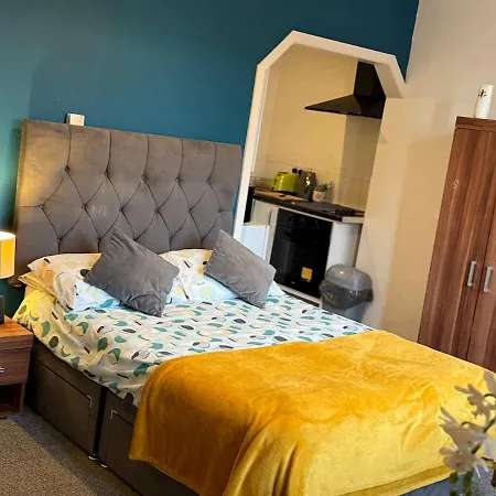 Lovely Beach Apartment-3
